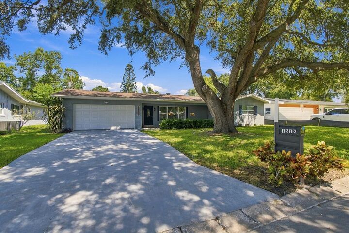 Property Photo: 1618 Barry Road FL 33756