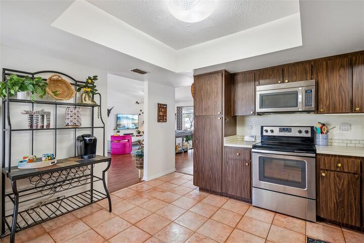 Property Photo: 425 E Orange Street FL 32701