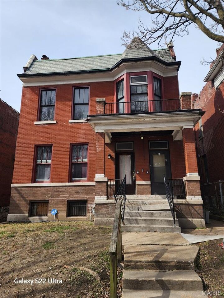 Property Photo:  1215 Clara Avenue  MO 63112 