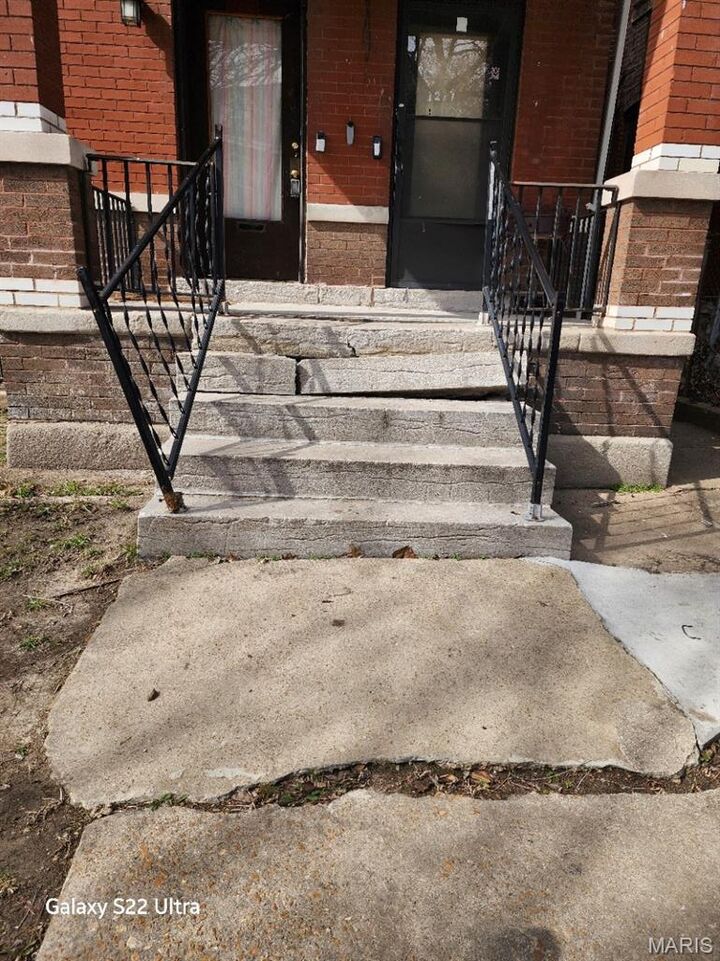 Property Photo:  1215 Clara Avenue  MO 63112 