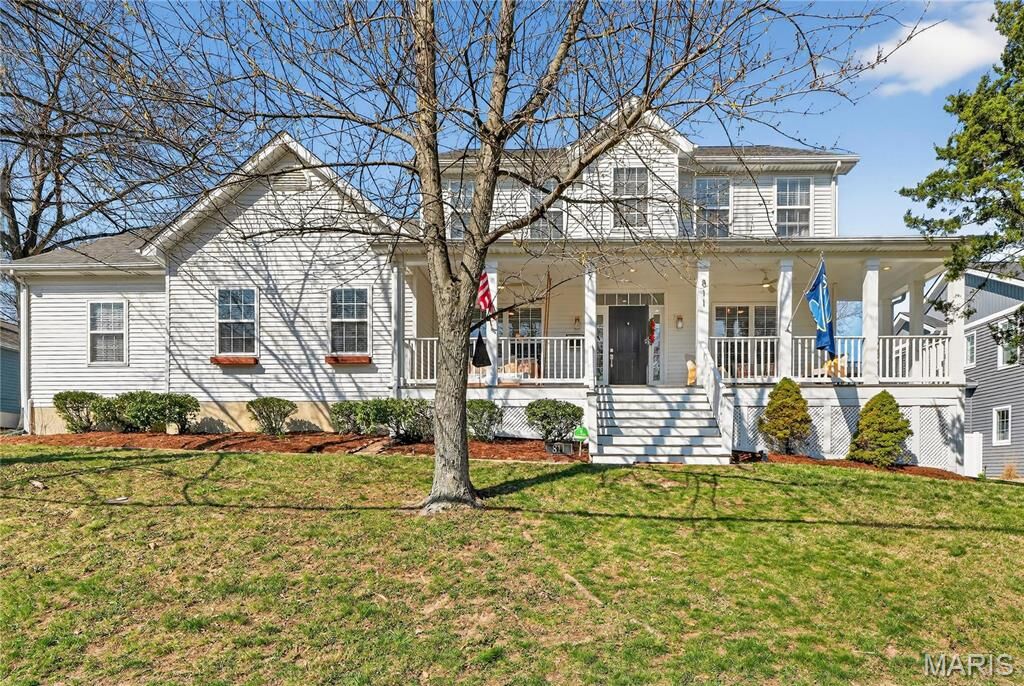 Property Photo: 811 N Harrison Avenue MO 63122