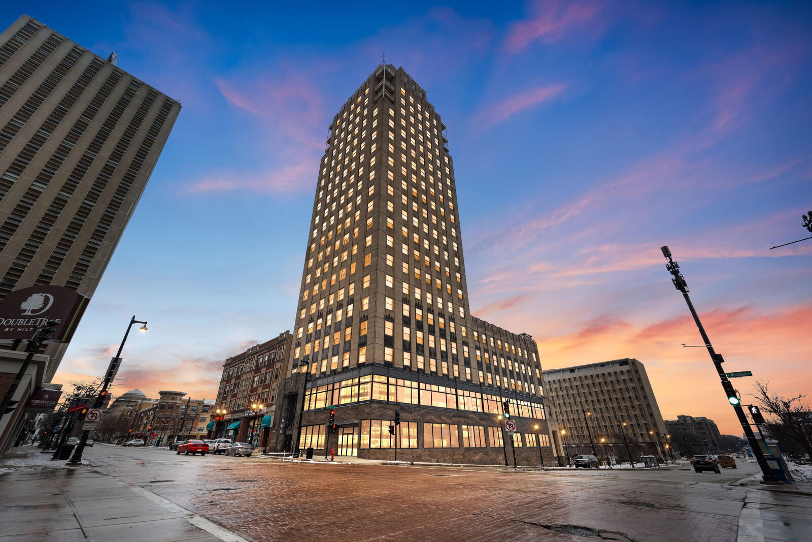 Property Photo:  606 W Wisconsin Ave 1102  WI 53203 