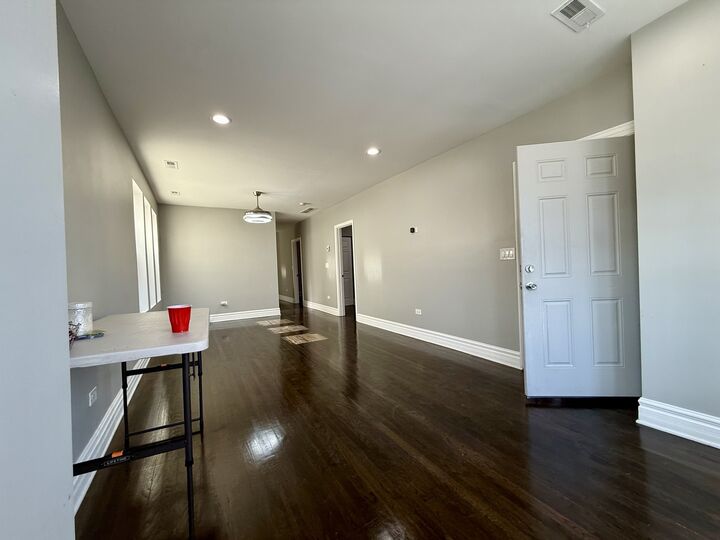 Property Photo: 2118 S 59th Avenue 3 IL 60804