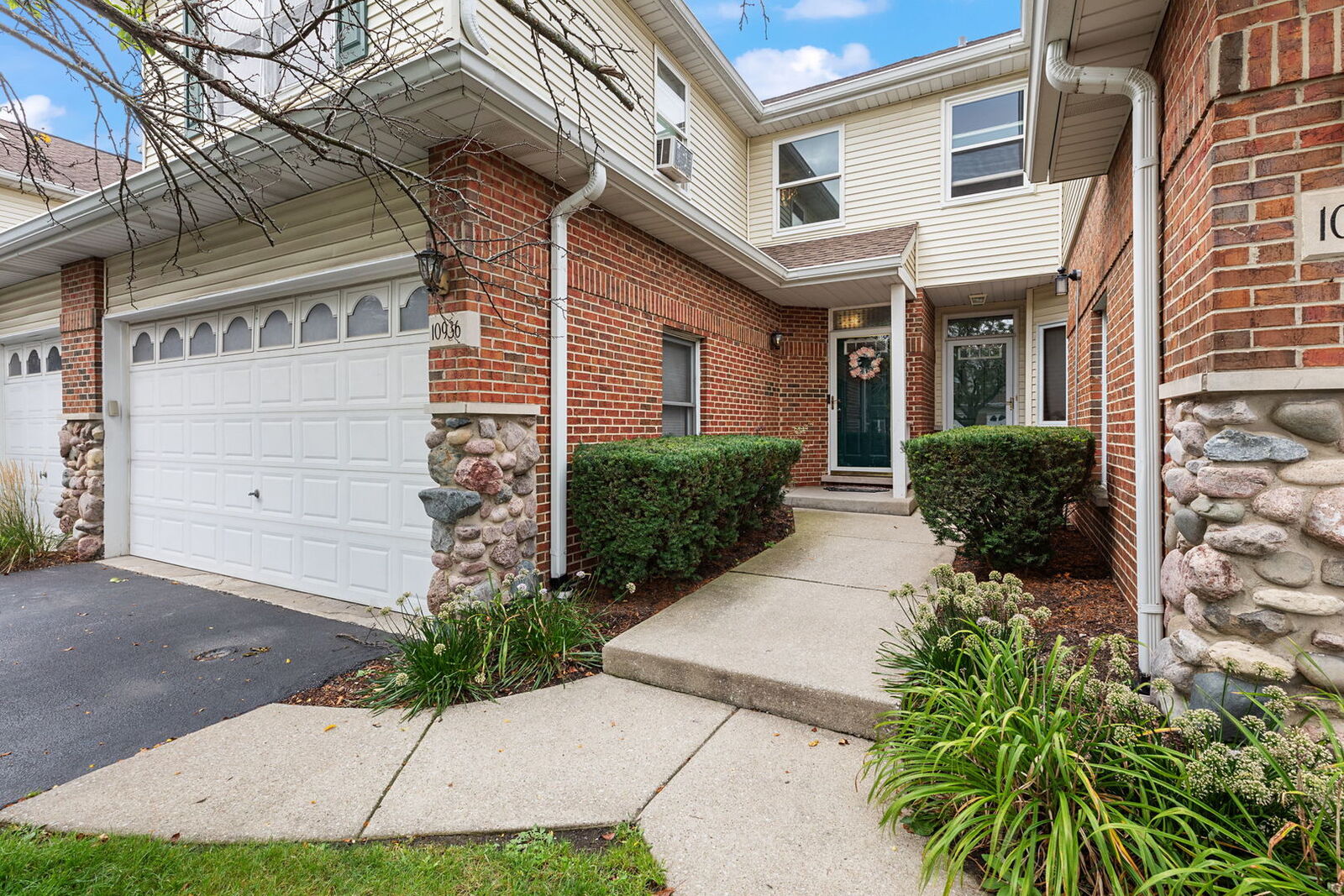 Property Photo:  10936 Jodan Drive  IL 60453 