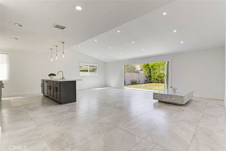 Property Photo:  5515 Hermitage Avenue  CA 91607 