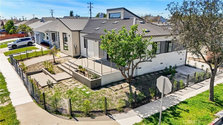 Property Photo: 5539 Graywood CA 90712