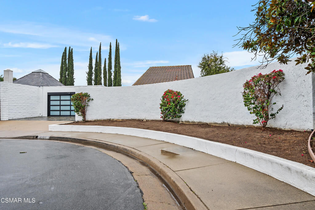 Property Photo:  4531 Coolhaven Court  CA 91361 