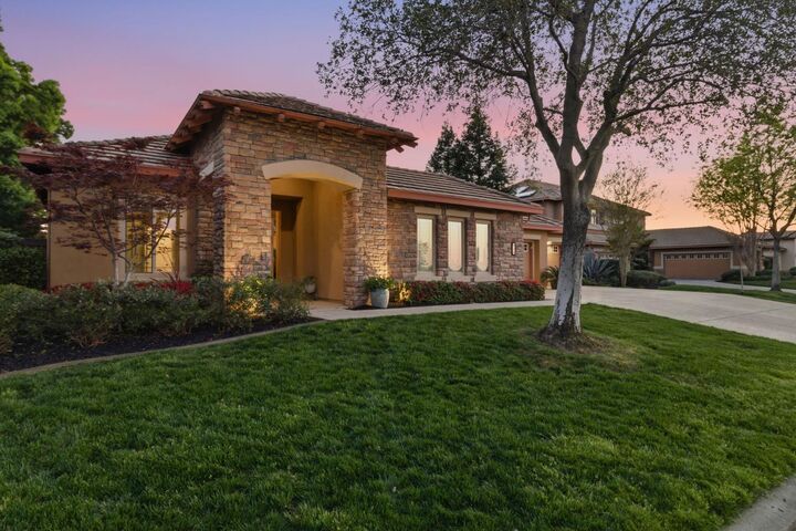 Property Photo: 421 Fuente Place CA 95648