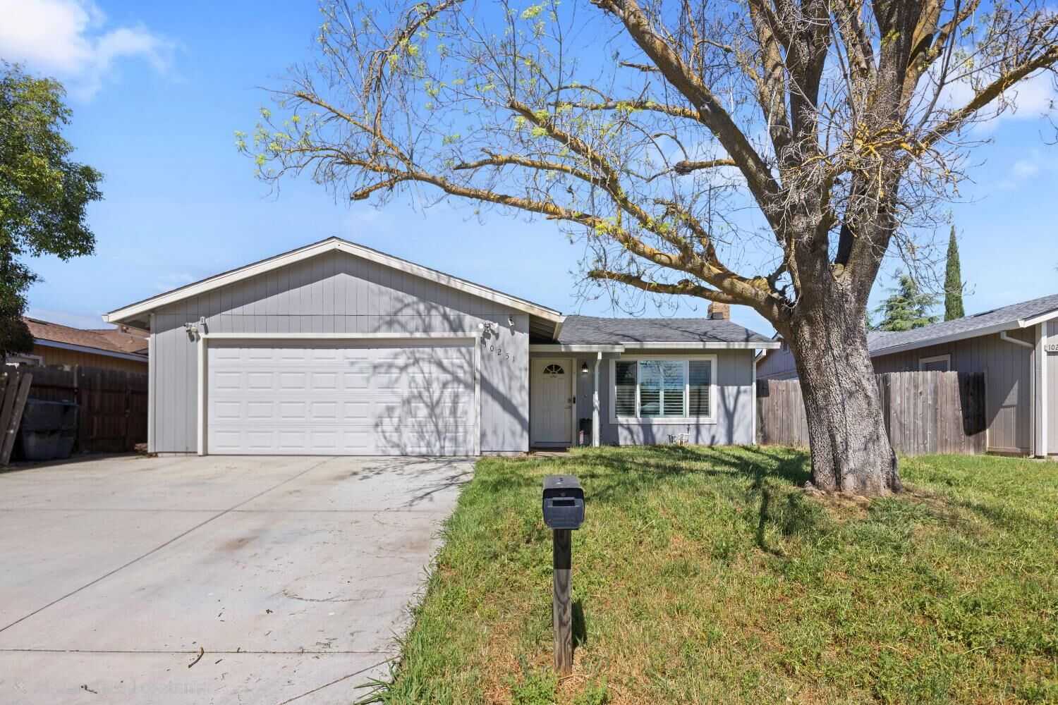 Property Photo:  10251 Ellenwood Avenue  CA 95827 