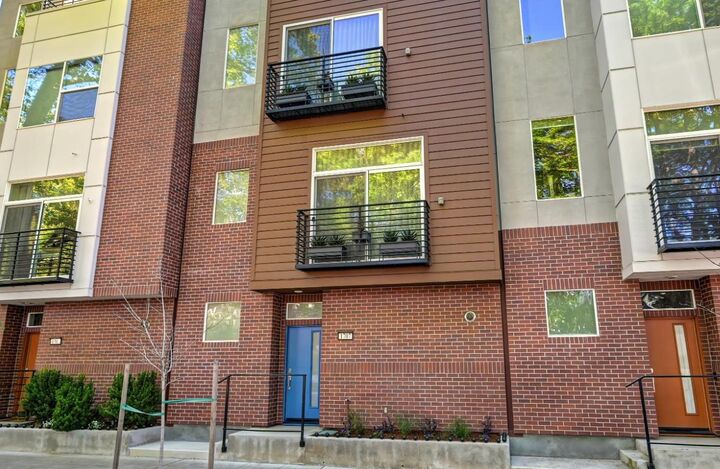 Property Photo:  1707 17th Street  CA 95811 