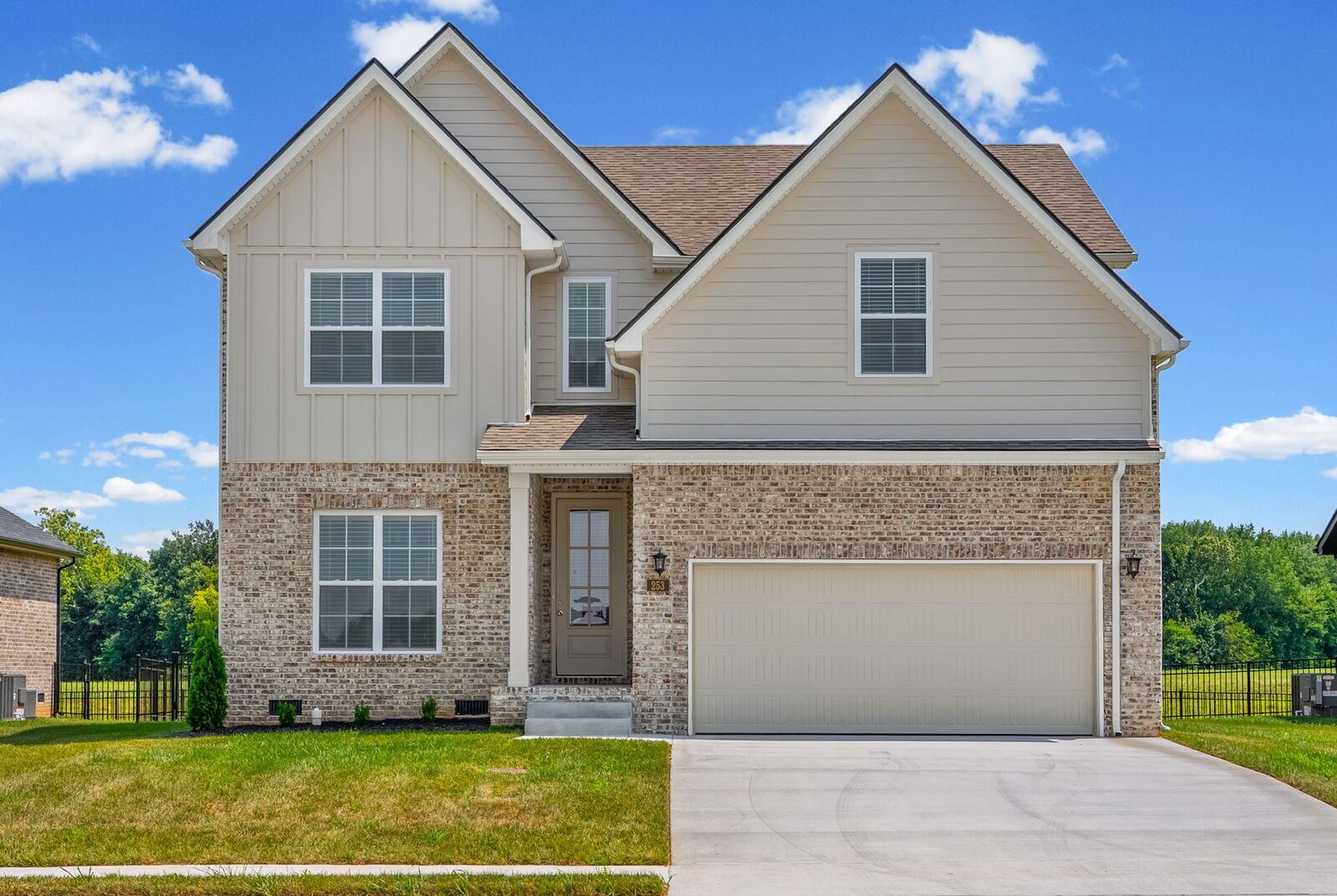 Property Photo: 253 Harvest Moon Dr TN 37043