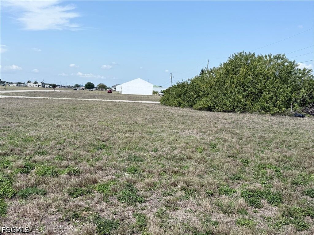 Property Photo: 1107 NE 7th Street FL 33909