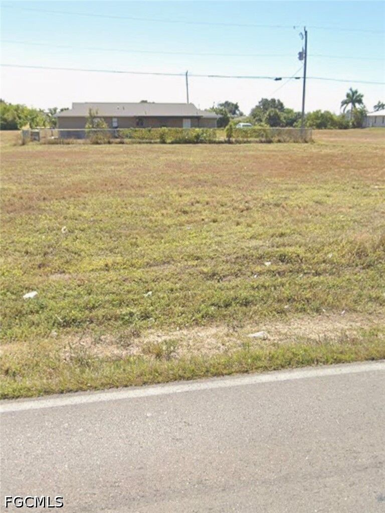 Property Photo:  1002 Kismet Parkway E  FL 33909 