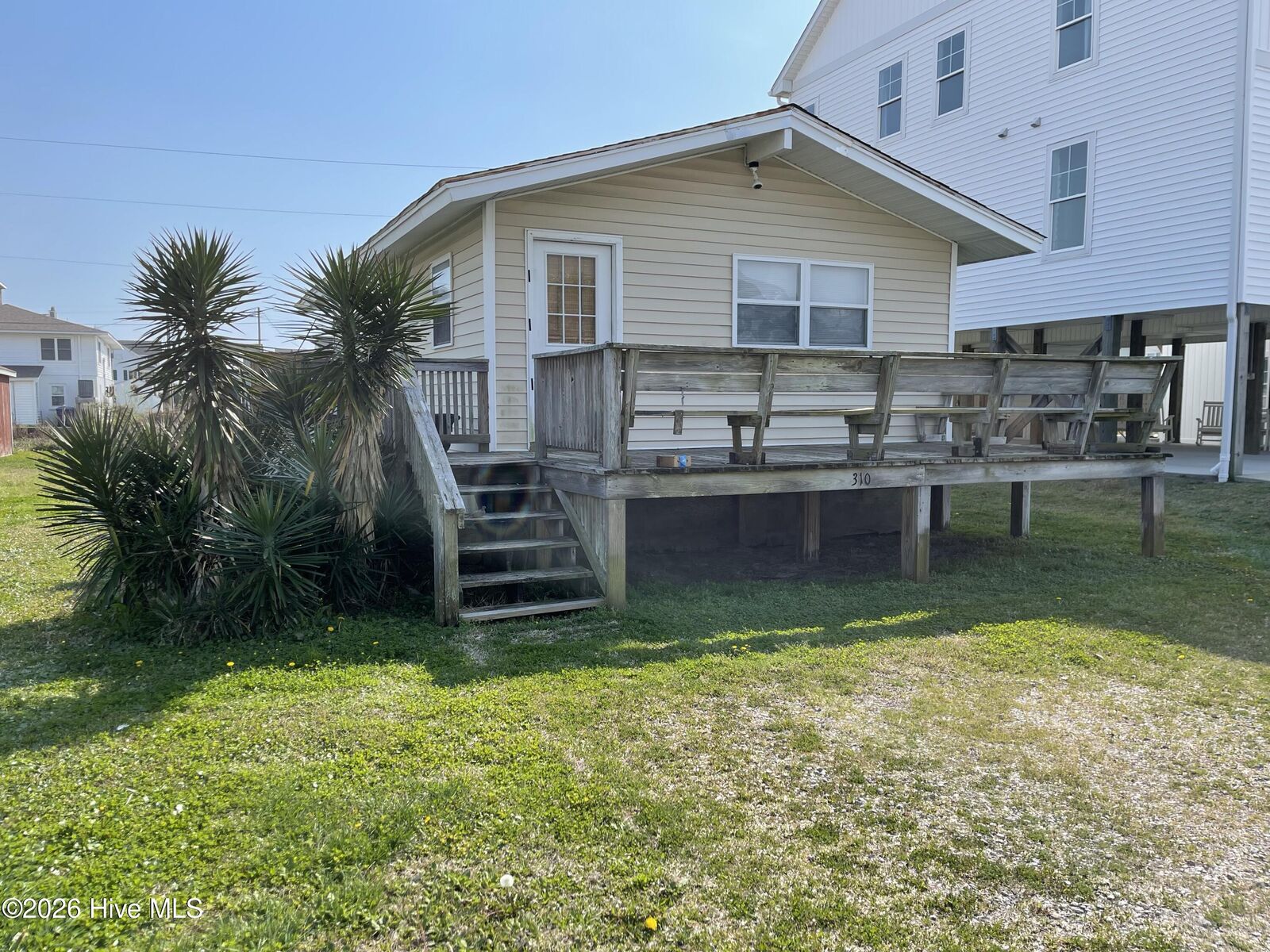 Property Photo:  310 E Terminal Boulevard  NC 28512 