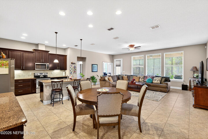 Property Photo: 1415 King Rail Lane FL 32068