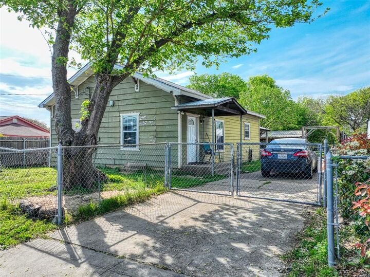 Property Photo:  3412 Banning Street  TX 75233 