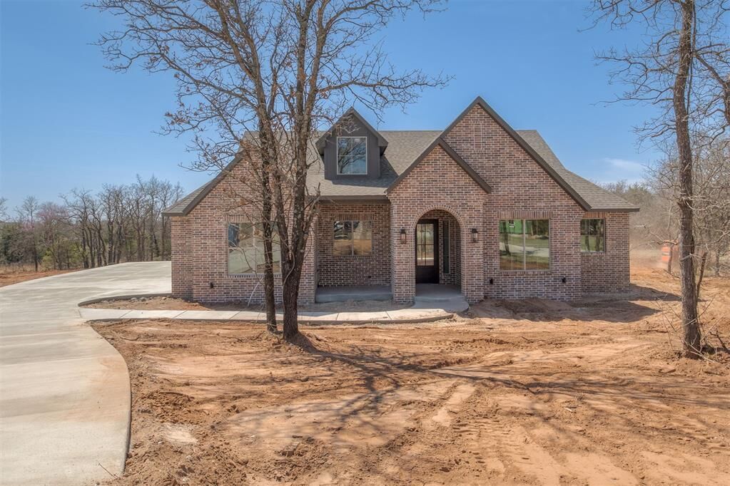 Property Photo:  8001 Longbow  OK 73007 