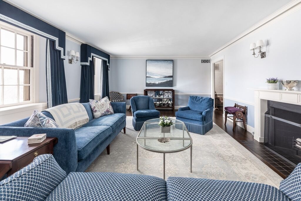 Property Photo:  172 Beacon St 3  MA 02116 