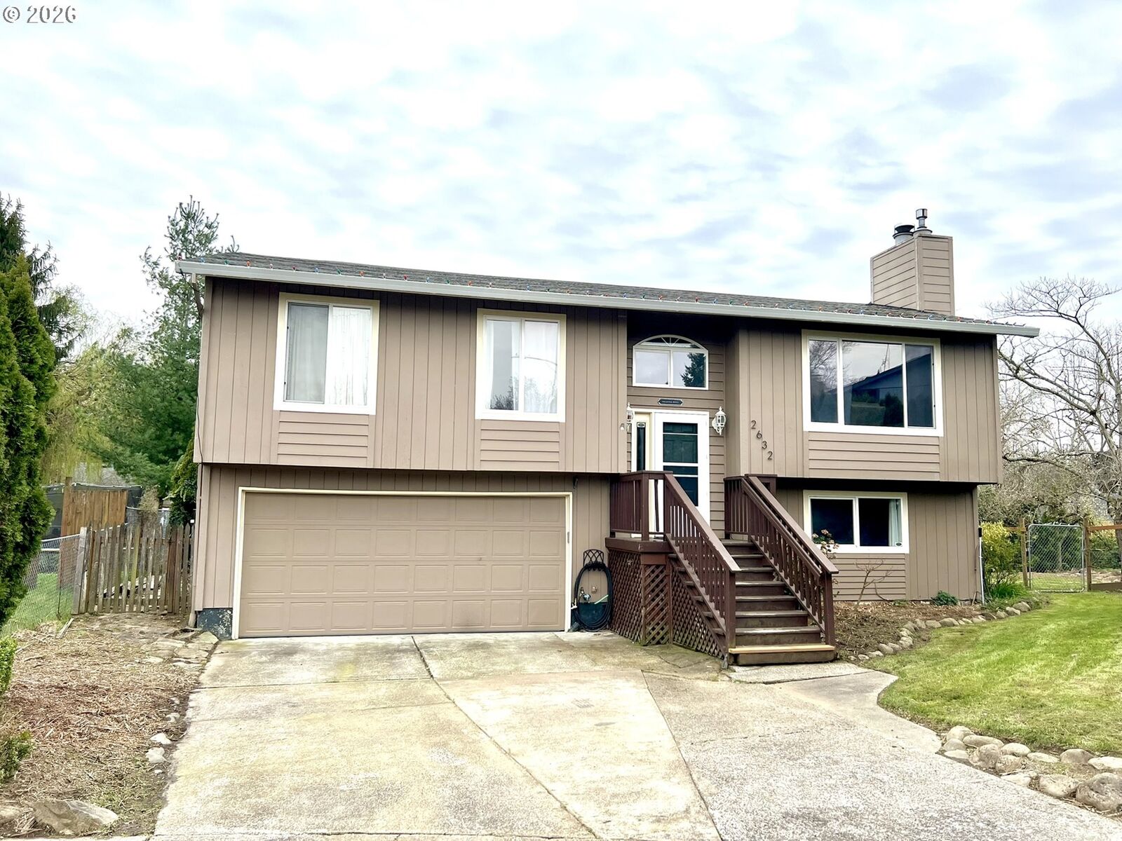 Property Photo:  2632 NE 7th Ct  OR 97030 