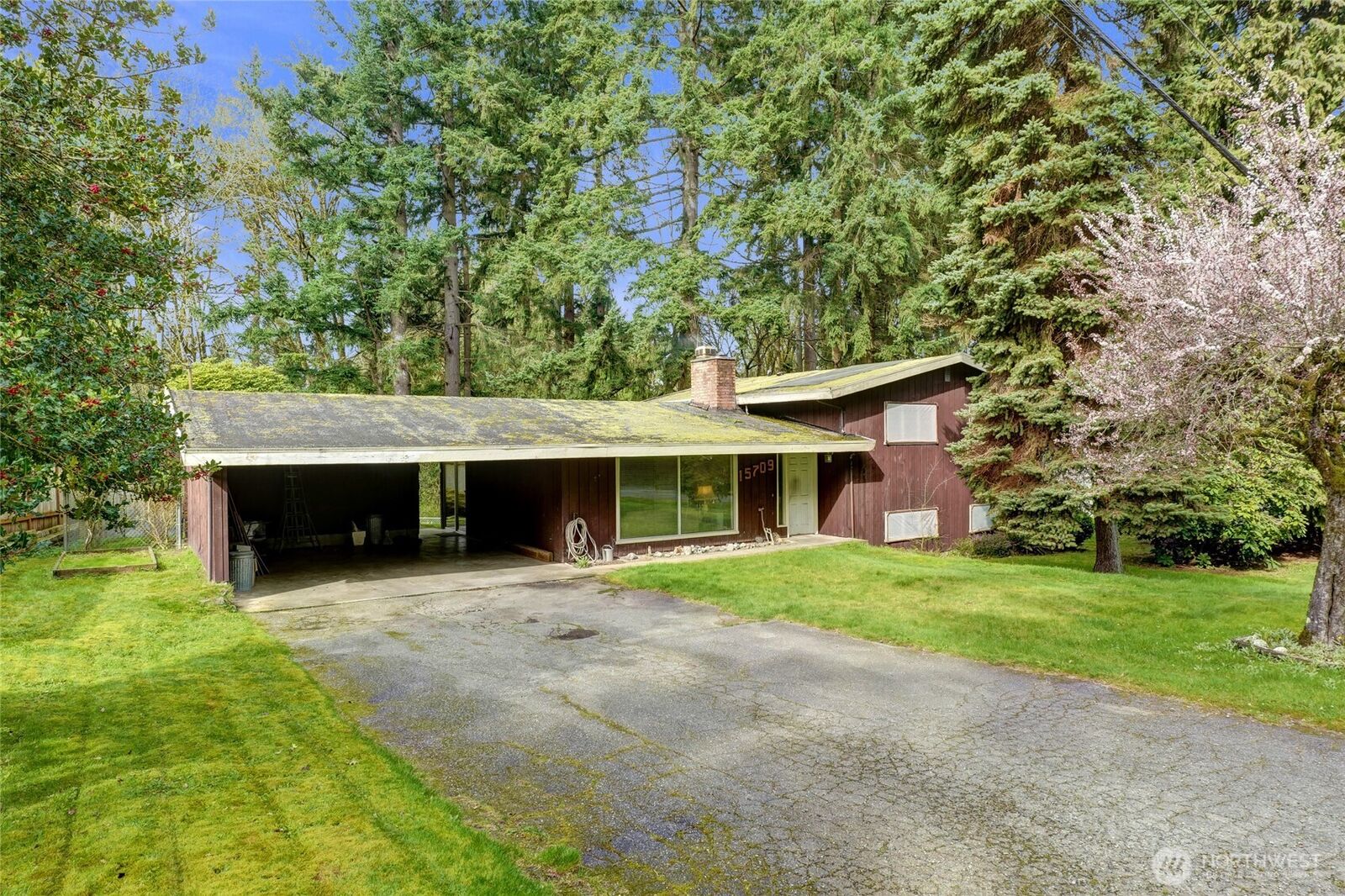 Property Photo: 15709 76th Place NE WA 98028