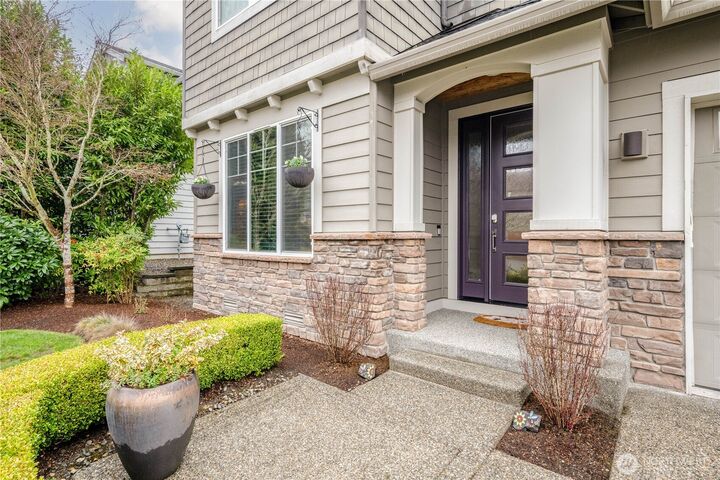 Property Photo:  709  153rd Place SW  WA 98087 