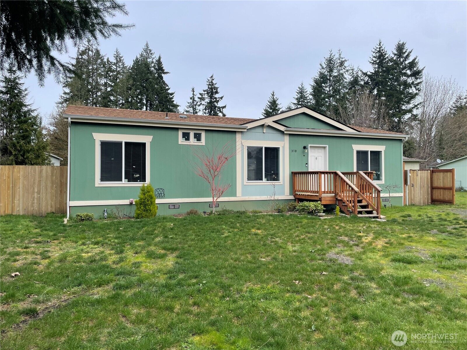 Property Photo:  310 E Wood Lane  WA 98584 