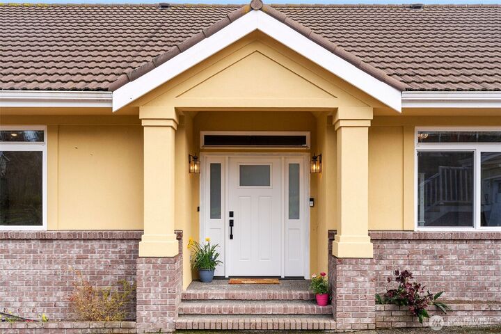 Property Photo: 2411 SW Freund Street WA 98277