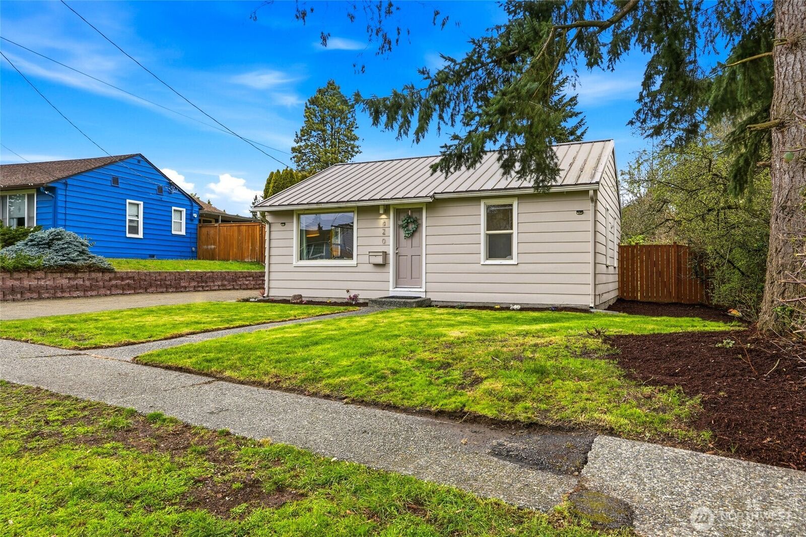 Property Photo: 220 SW 137th St WA 98166