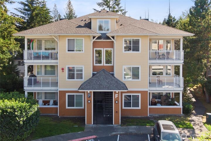 Property Photo: 503 225th Lane NE F306 WA 98074