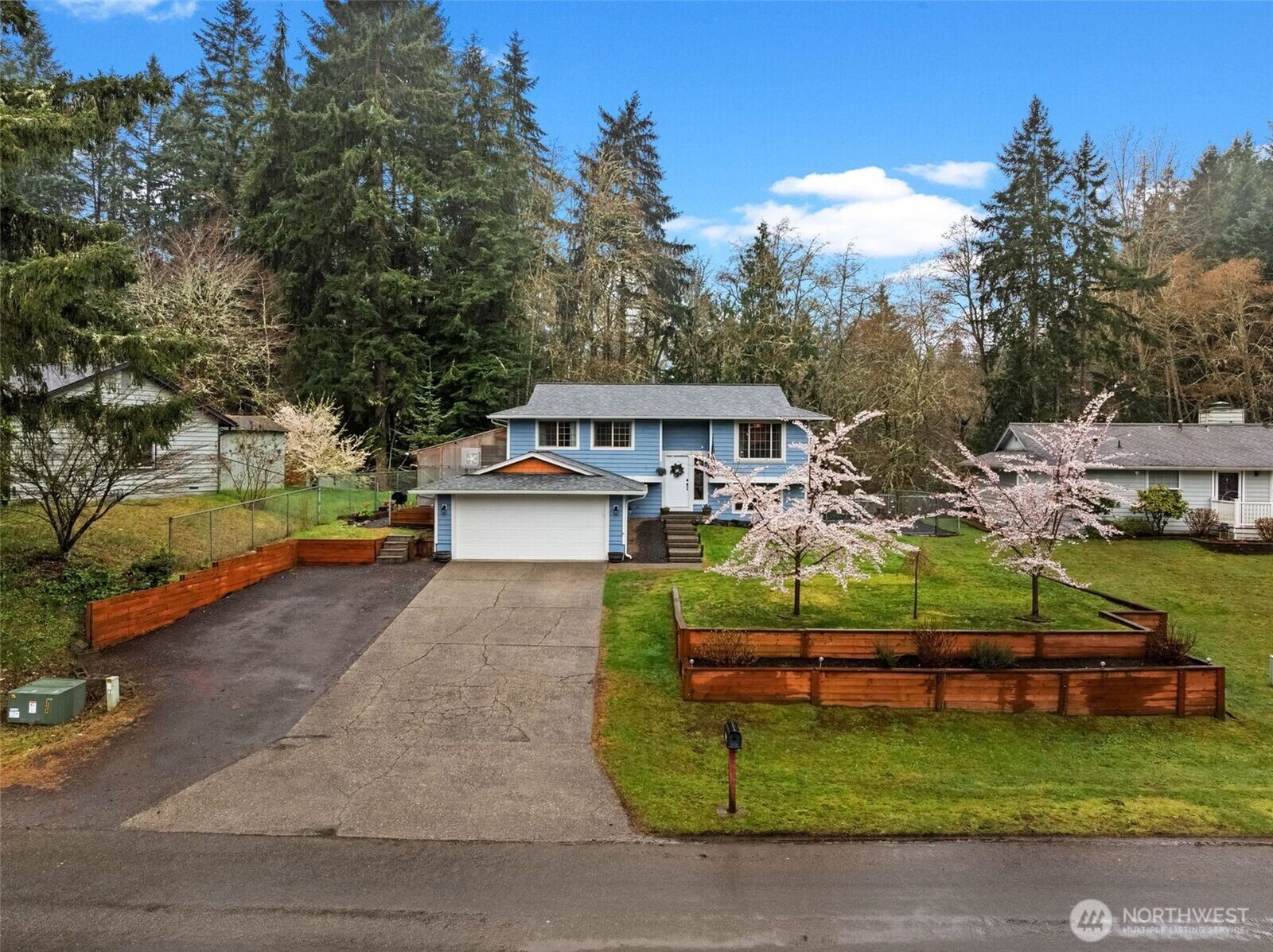 Property Photo:  1030  Hillandale Drive E  WA 98366 