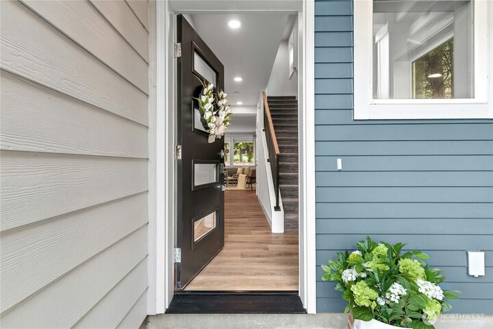 Property Photo: 118 171st Place SW B WA 98012