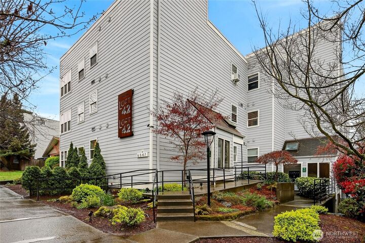 Property Photo:  6547  42nd Avenue SW 303  WA 98136 