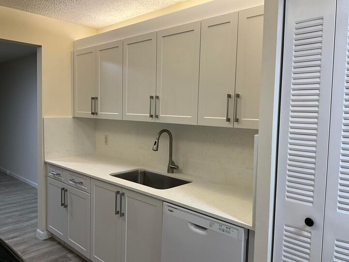 Property Photo: 1251 SW 125th Avenue 105T FL 33027