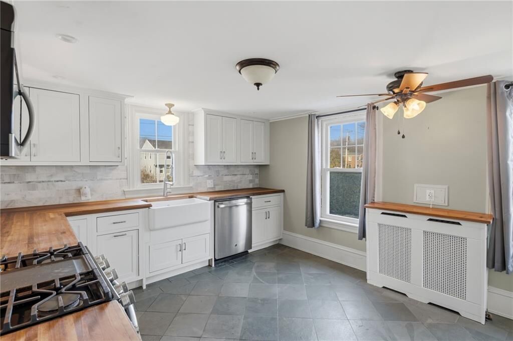 Property Photo:  493 Turnpike Avenue  RI 02871 