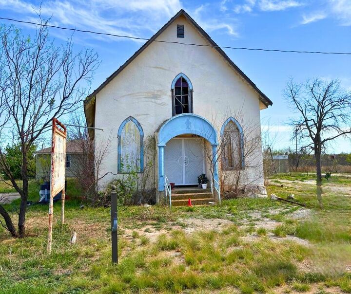 Property Photo:  509 Amistad Street  TX 76950 