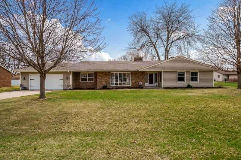 Property Photo:  726 East Petunia Lane  WI 53511 