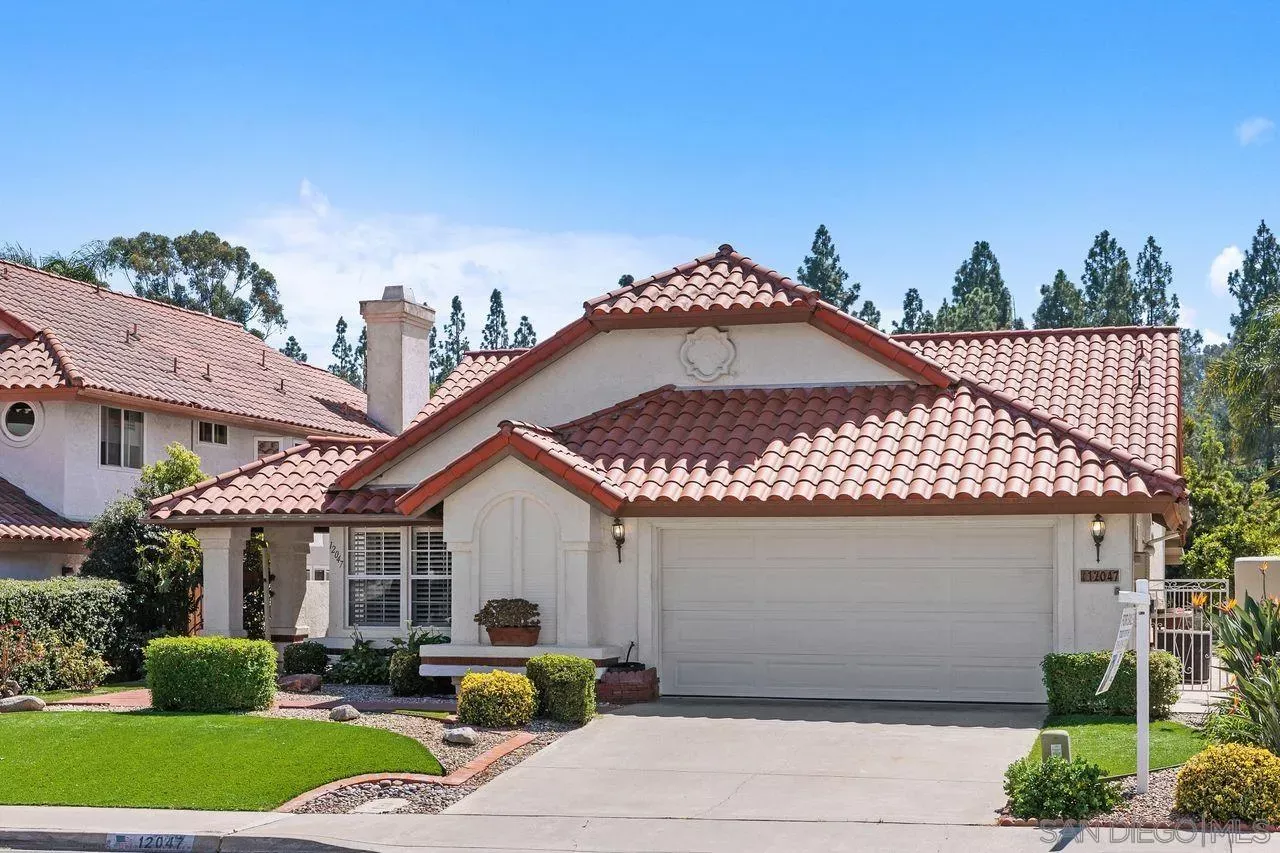 Property Photo:  12047 Avenida Consentido  CA 92128 