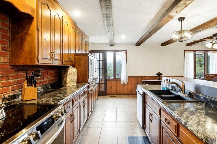 Property Photo:  5425 SW Mission Ave  KS 66610 