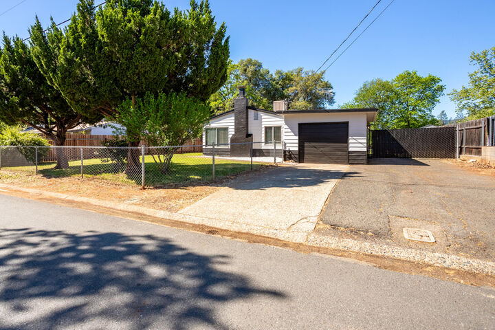 Property Photo: 1140 Eugene Avenue CA 96019