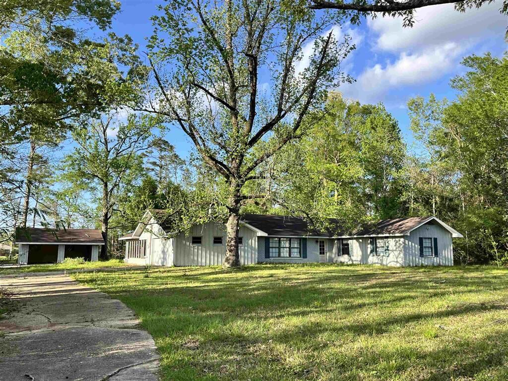 Property Photo:  800 W 4th Street W  LA 70633 