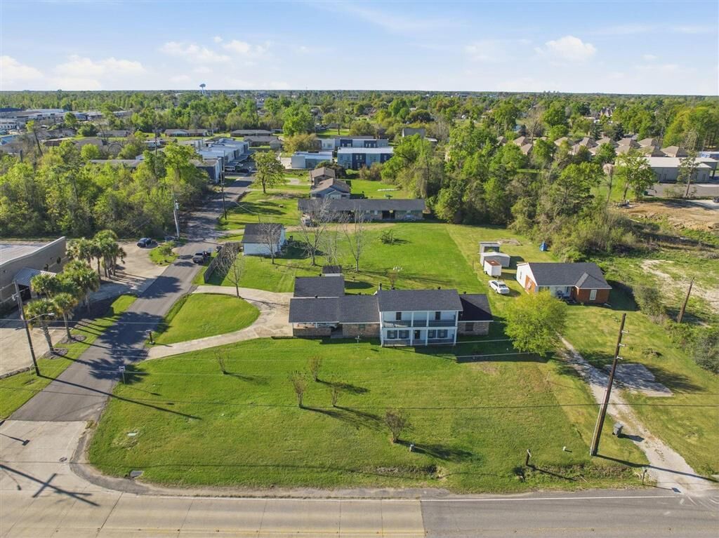 Property Photo:  1905 Prien Lake Road  LA 70605 