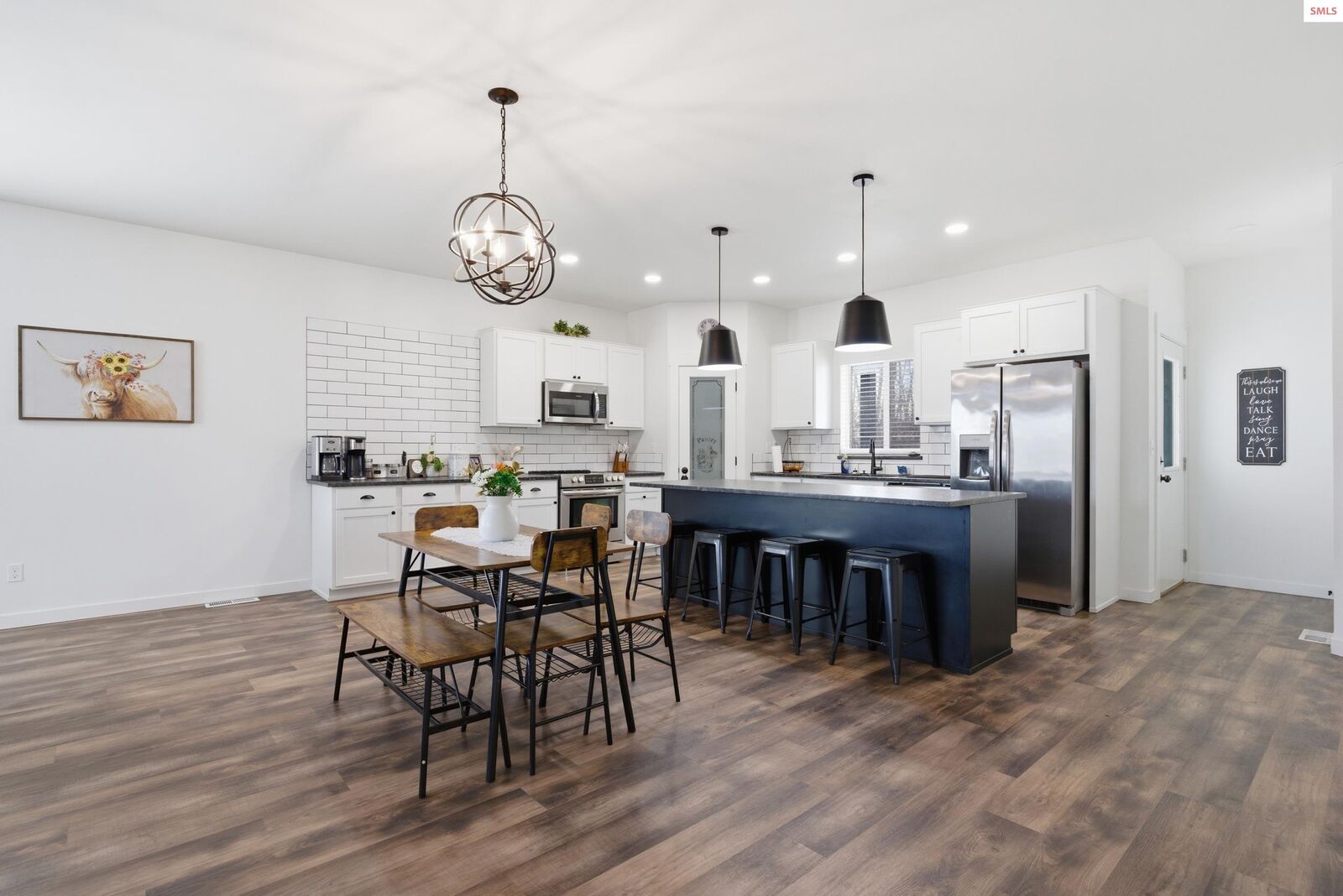 Property Photo:  122 11 St.  ID 83856 