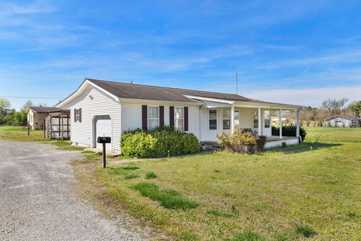 Property Photo:  4701 Co Rd 15  AL 35633 - FLORENCE 