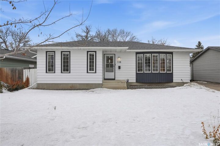 Property Photo:  118 Appleby Drive  SK S7M 4B5 