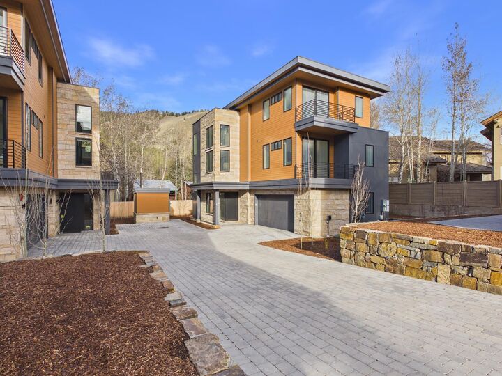 Property Photo:  220 Bird Dr C  ID 83340 