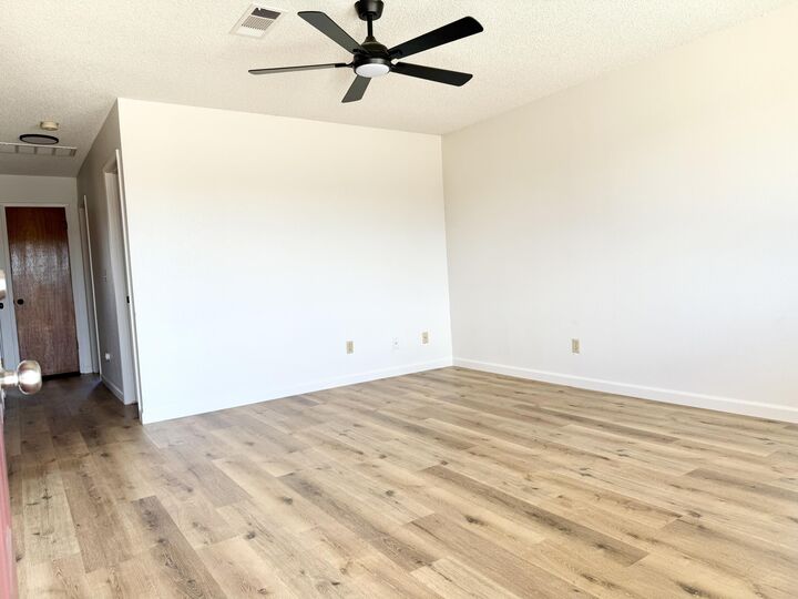 Property Photo:  694 W Clay Avenue  CA 93219 