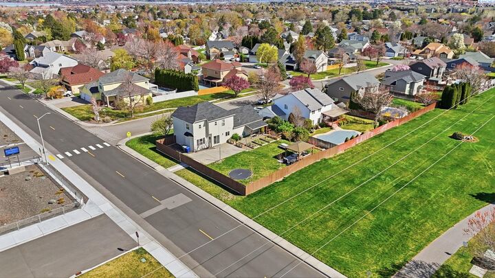 Property Photo:  193 Arroyo St.  WA 99352 