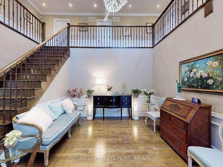 Photo de la propriété:  2 Colonel George McLaren Drive  ON L6C 0L3 