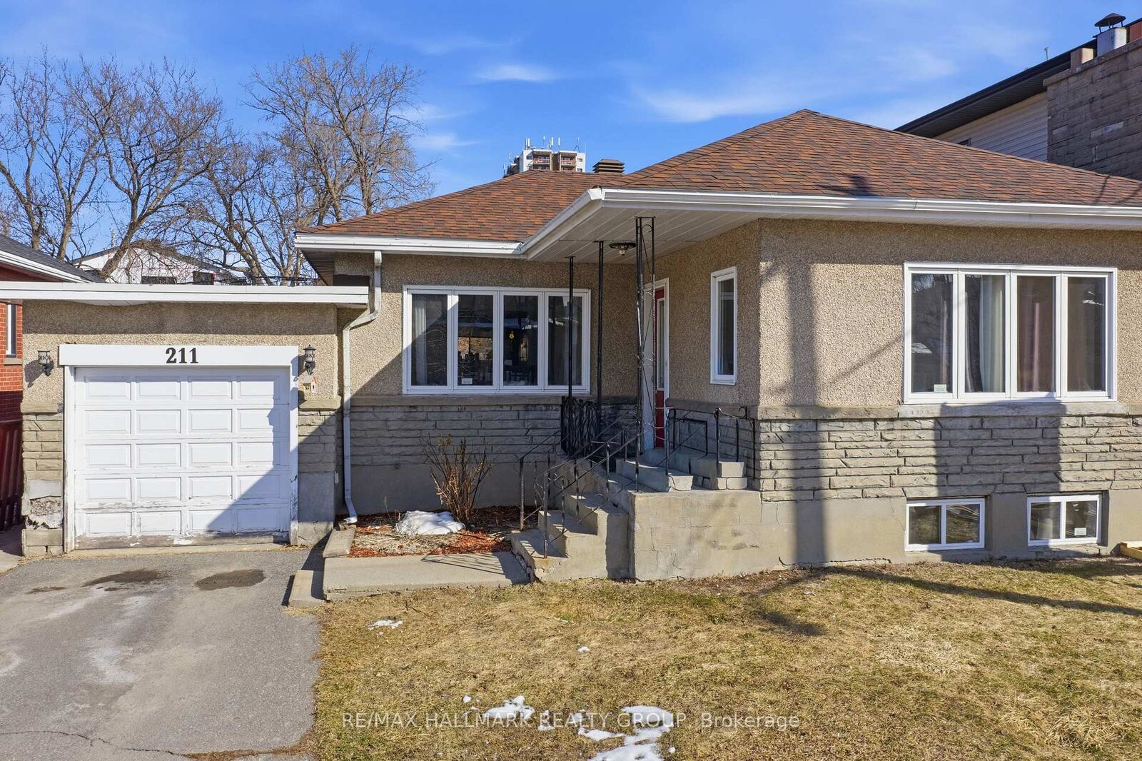 Property Photo: 211 Columbus Avenue ON K1K 1P7