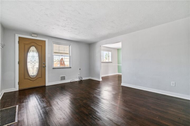 Property Photo:  523 Lincoln Ave  PA 15106 